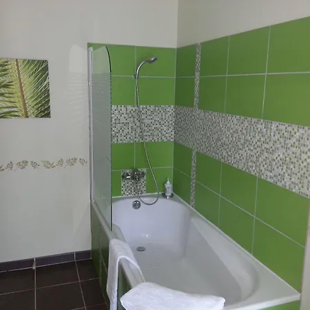 Nocleg ze śniadaniem D'hotes L'airial 3*