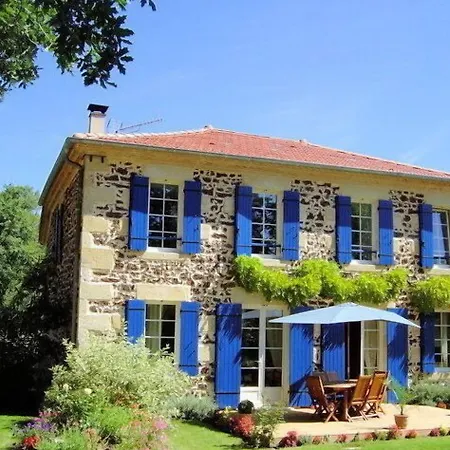 D'hôtes L'airial 3*