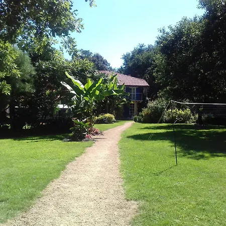 Alojamento de Acomodação e Pequeno-almoço D'hôtes L'airial 3*